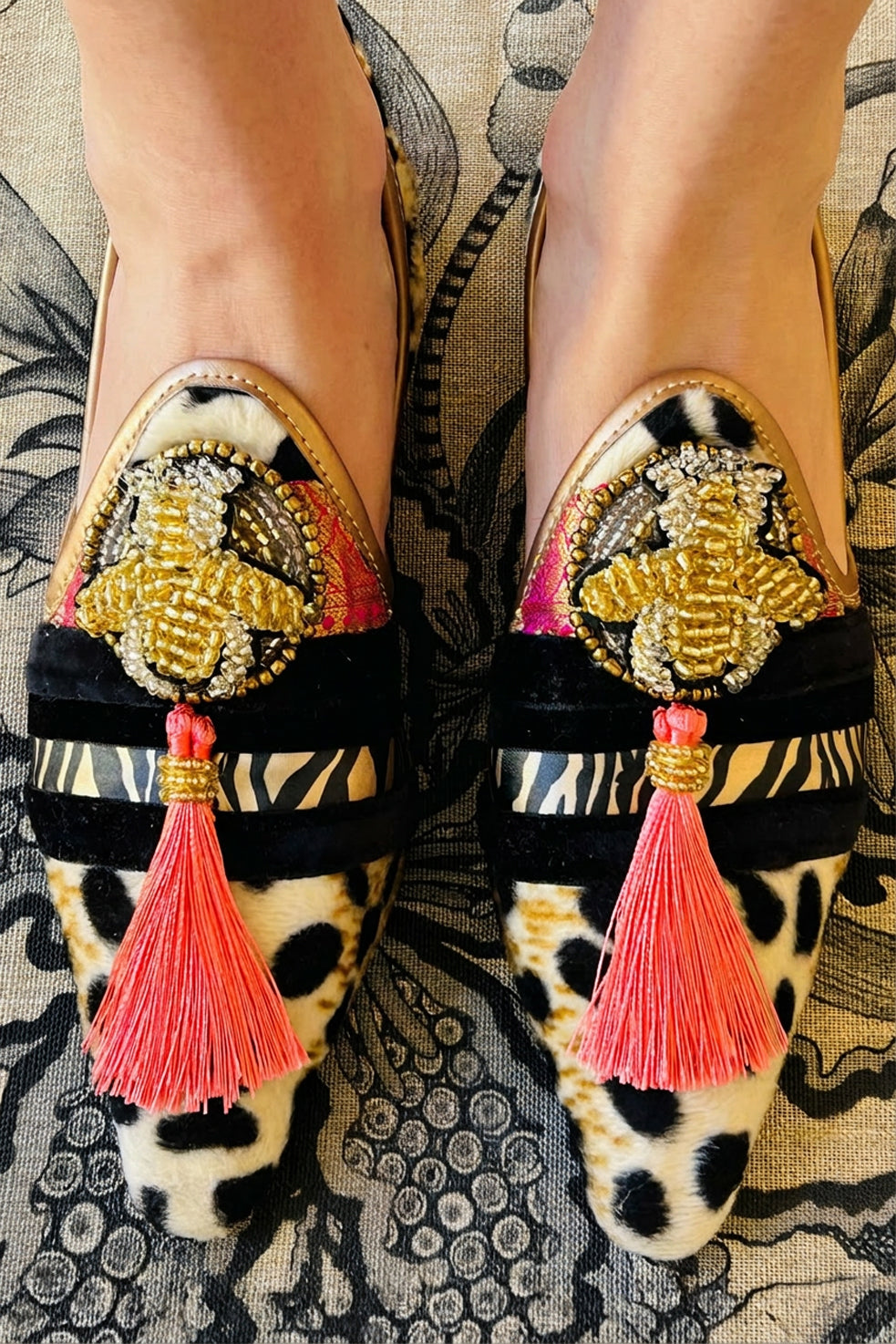 Snow Leo bee & coral tassel