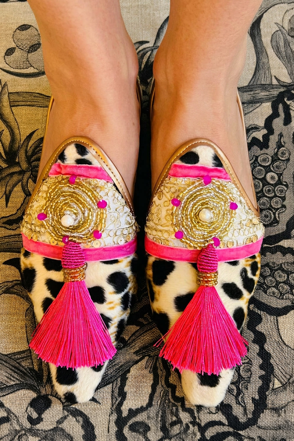 Snow Leo pink tassel