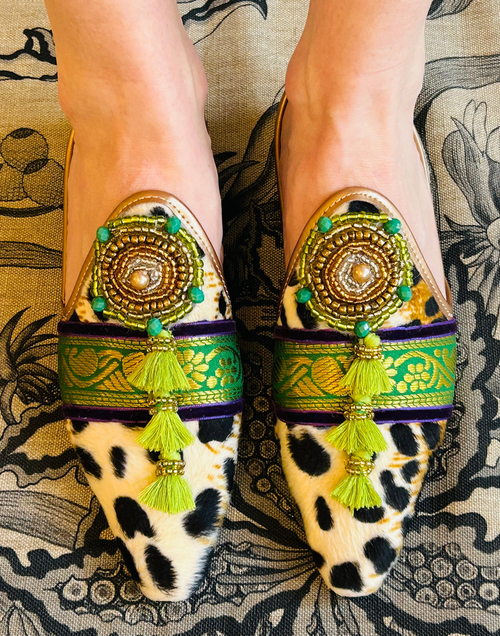 Snow leo lime tassel